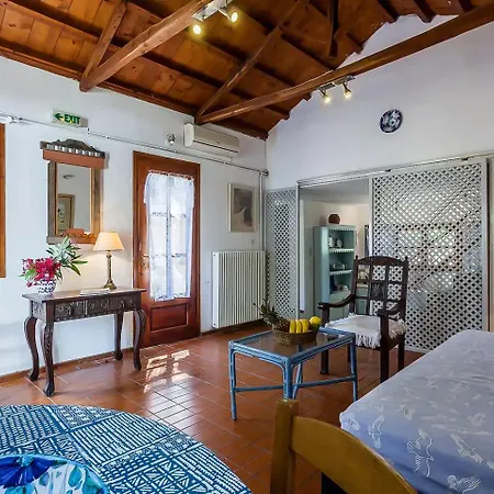 Charming In An Olive Grove With Pool سكوبيلوس تاون
